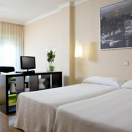 Apartamentos Th La Florida Madrid Rum bild