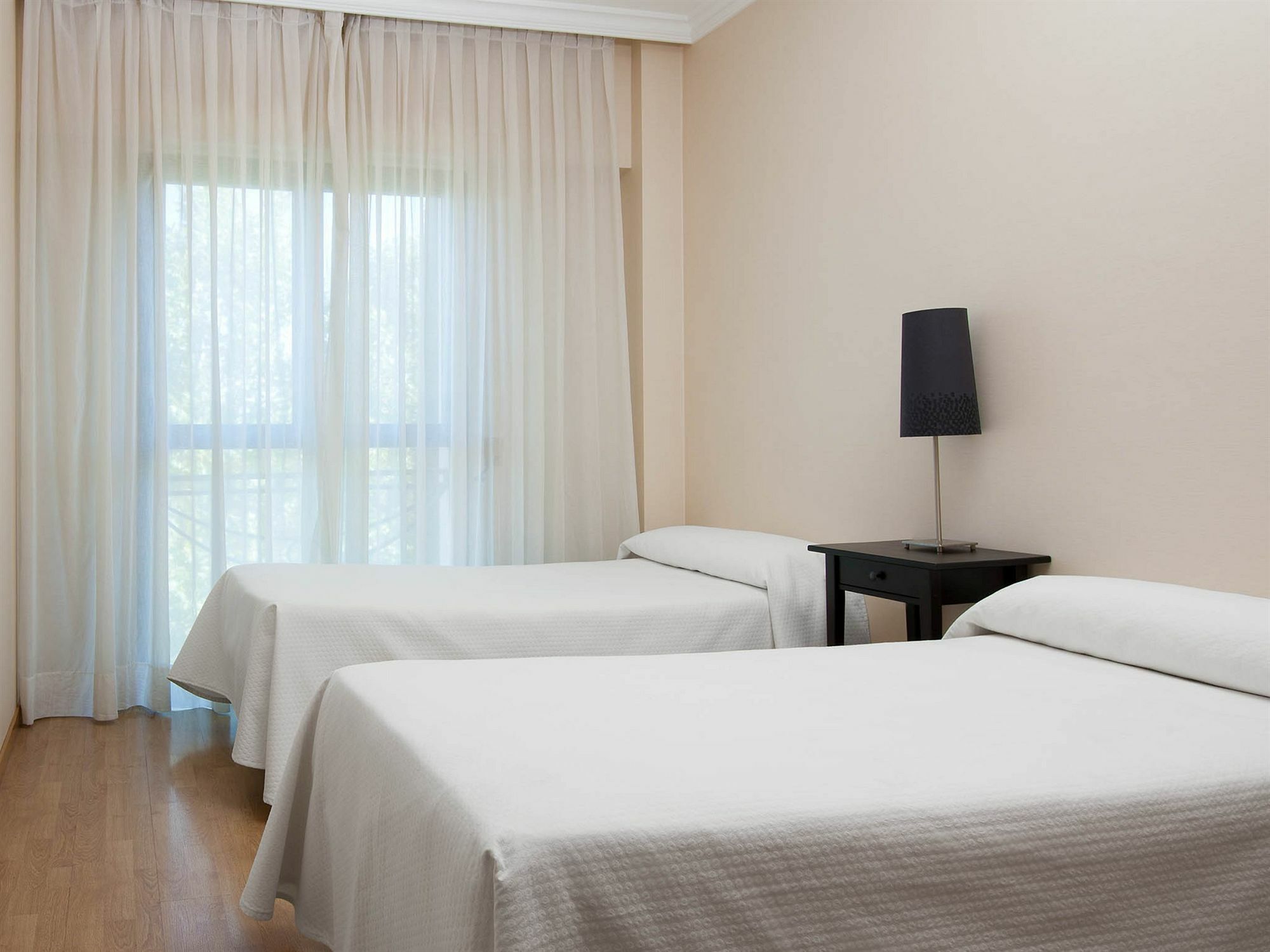 Apartamentos Th La Florida Madrid Exteriör bild